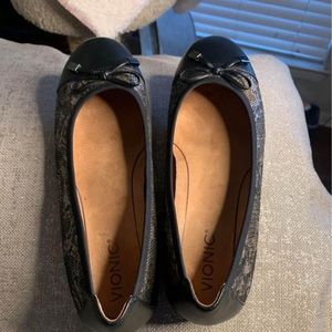 Vionic Minna Ballet Flats.  Size 9 / 41
